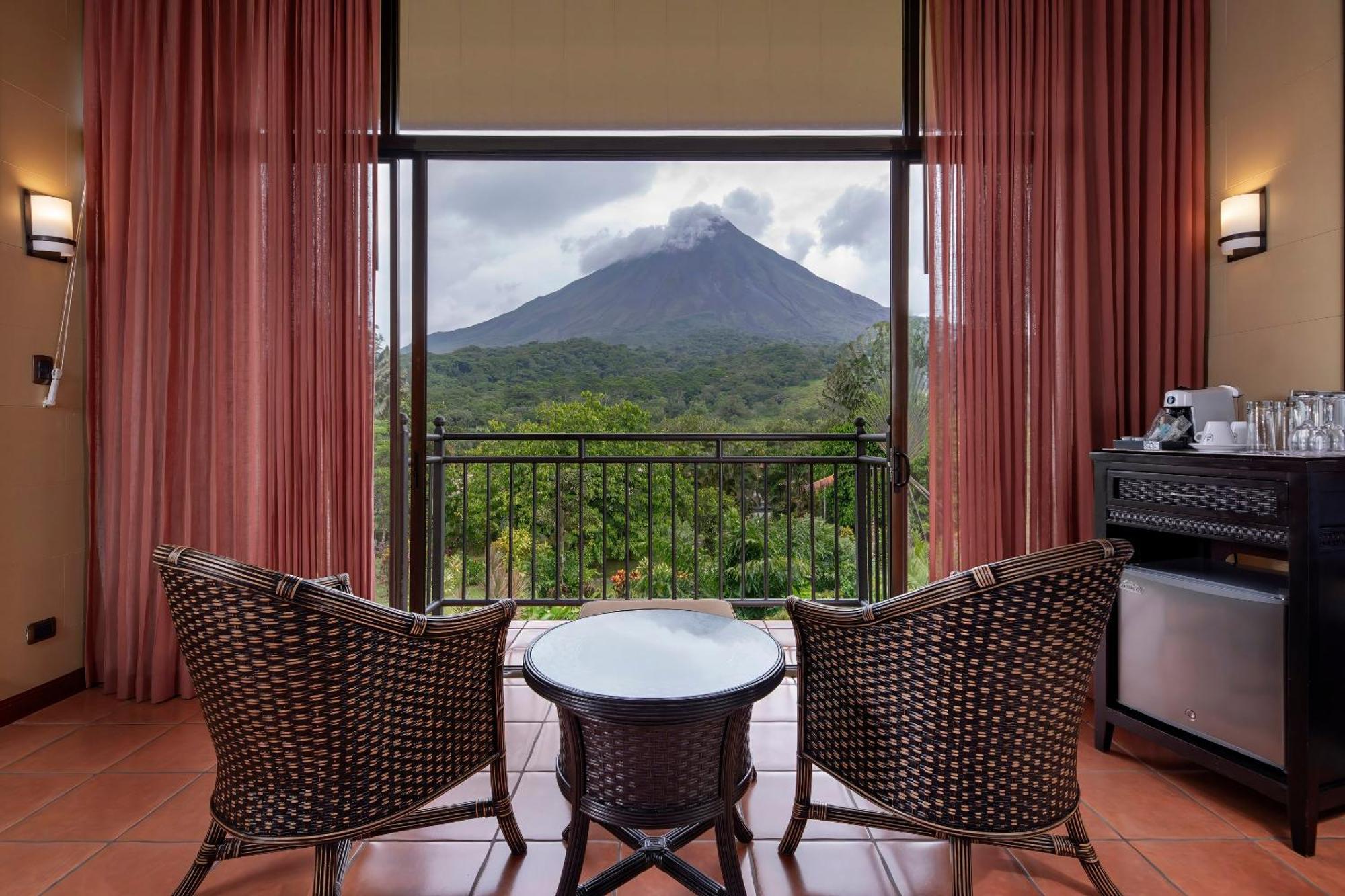 Arenal Kioro & Hotel 5*